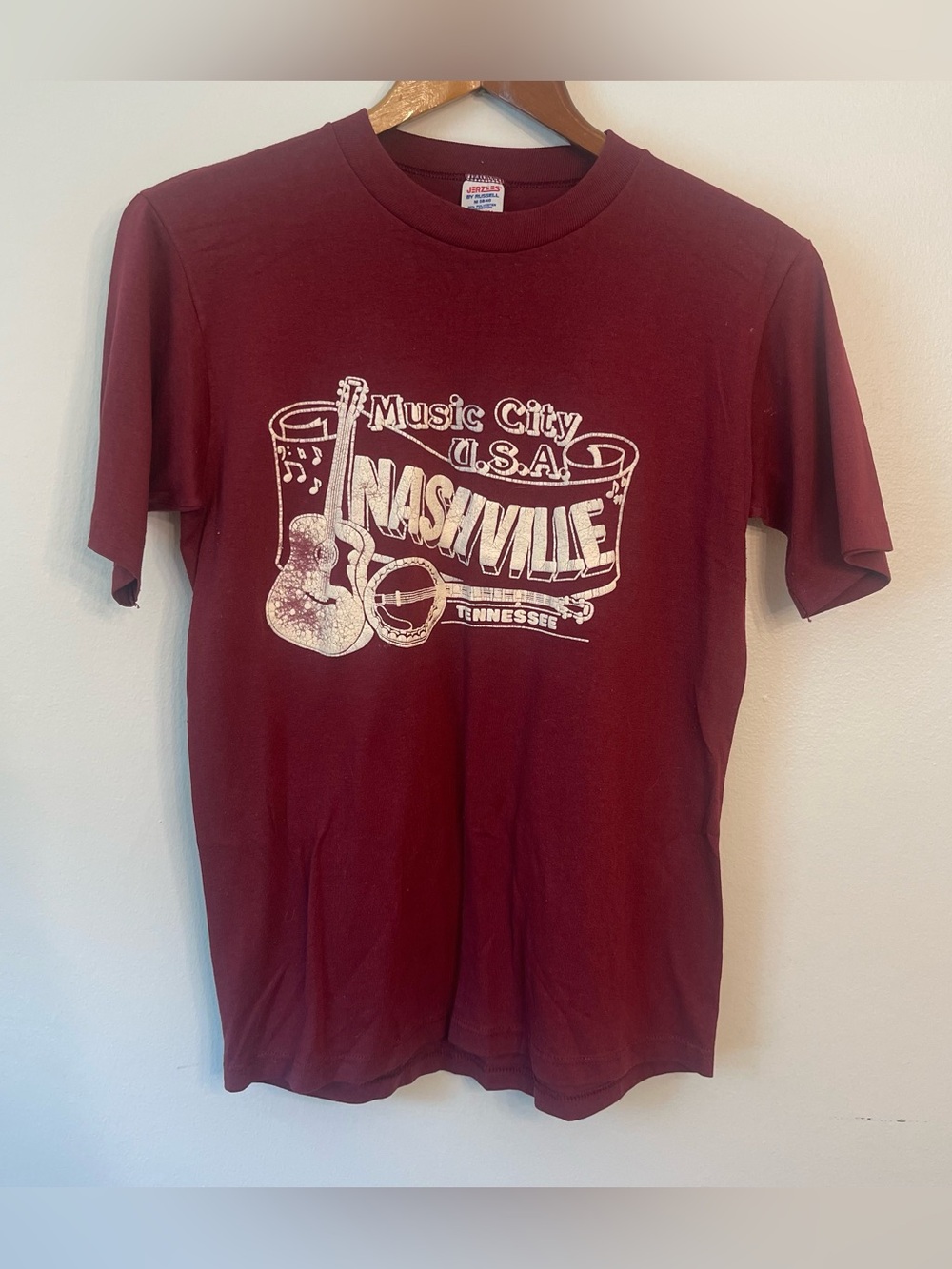 80s/90s Nashville Jerzees by Russell Single Stitch Tee Maroon M